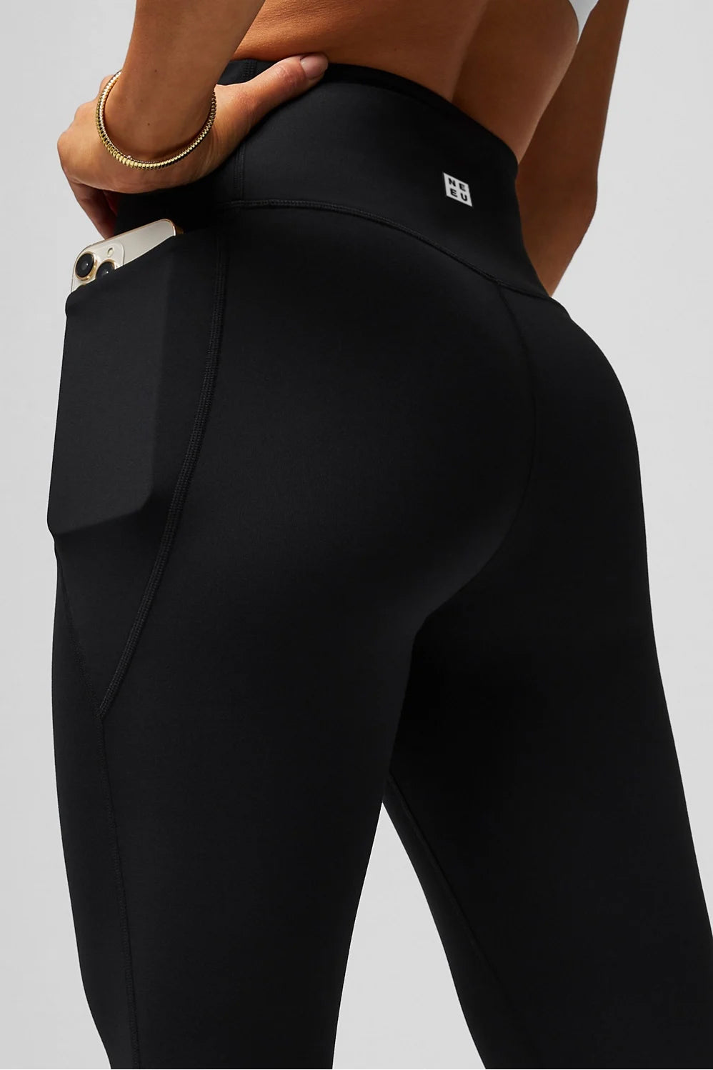 Neue Supply Co. Crossover Leggings with Pockets in Black